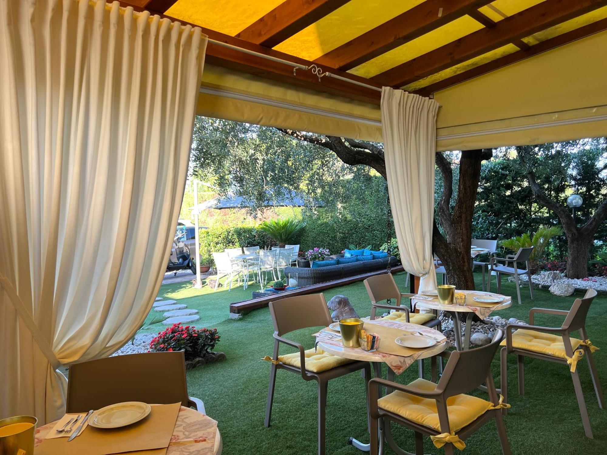 Garda Dream Hotel Lazise Exterior photo